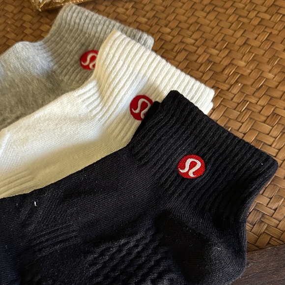 lululemon athletica Daily Stride Crew Socks - Black, White, Gray - Picture 3 of 4